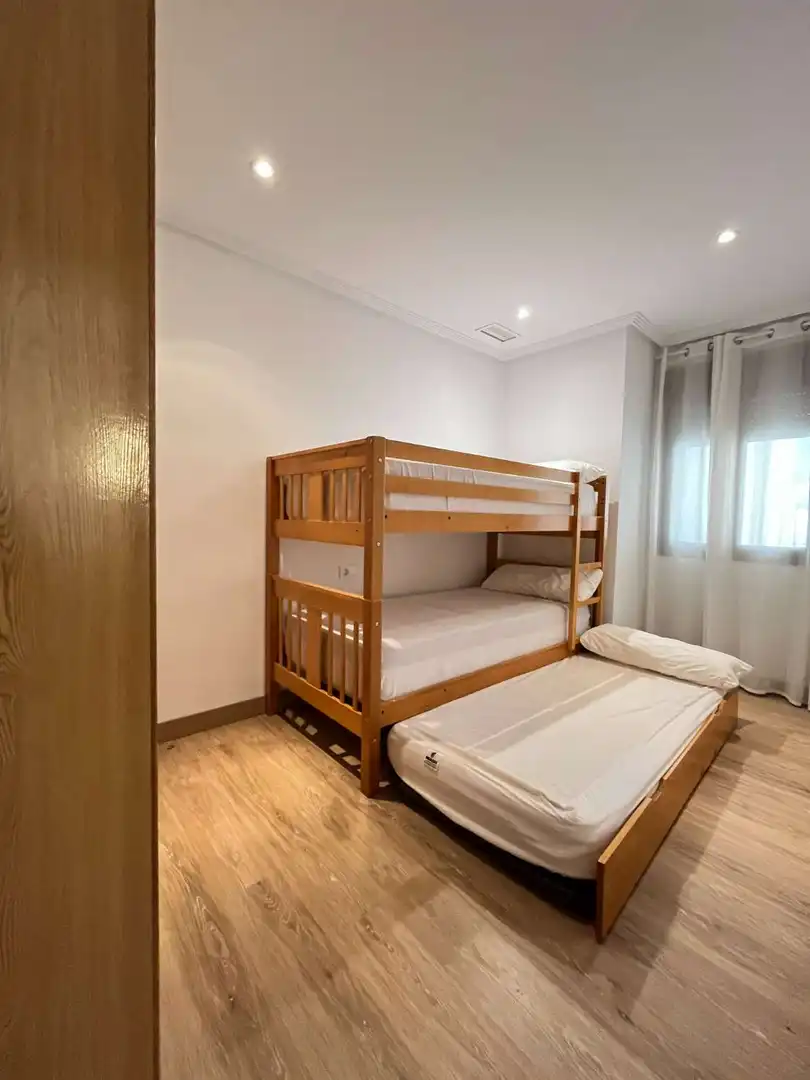 Habitación de Apartamento en venta en San Pedro del Pinatar con Aire acondicionado, Piscina y Amueblado