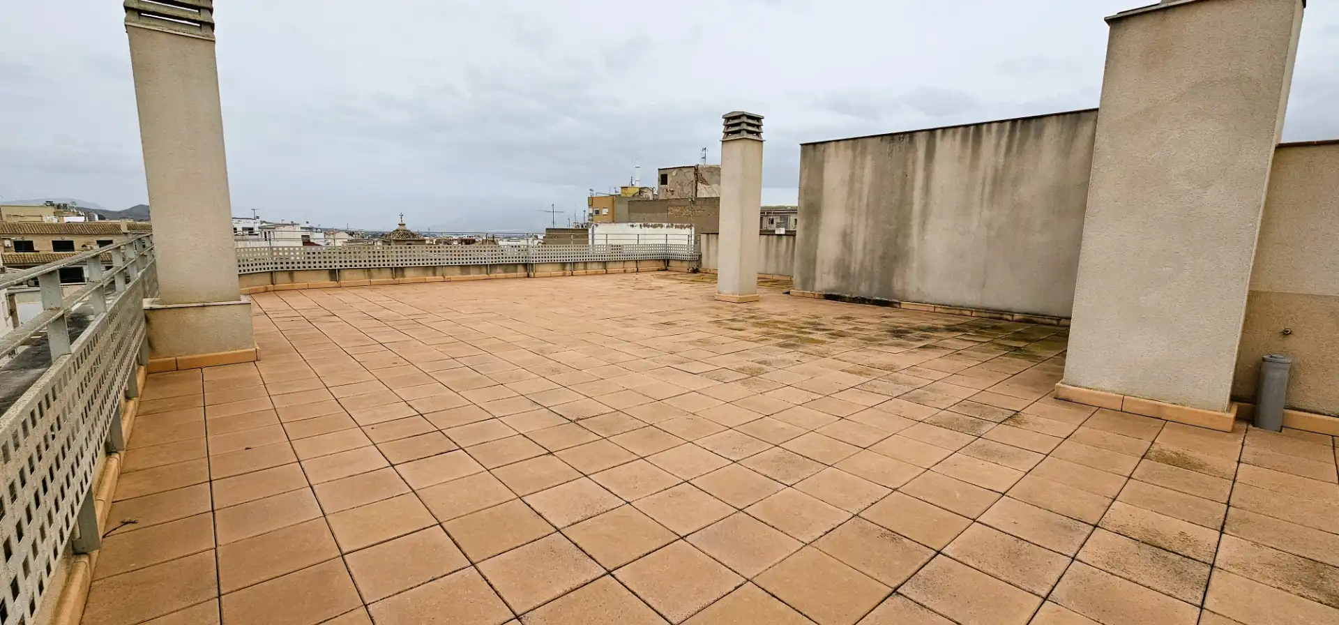 Inmuebles singulares con ascensor en venta en Avenida Santa Eulalia 64, imagen 48