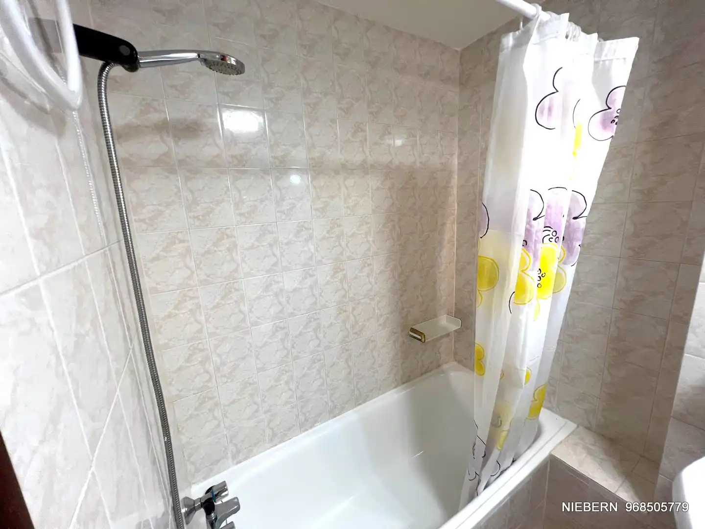 Appartamento con terrazza in affitto a Calle Doctor Luis Calandre 18, imagen 48