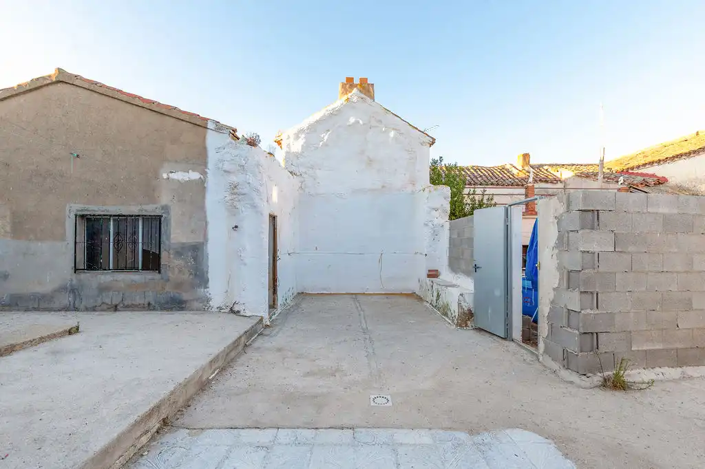 Vista exterior de Casa o chalet en venta en Orgaz