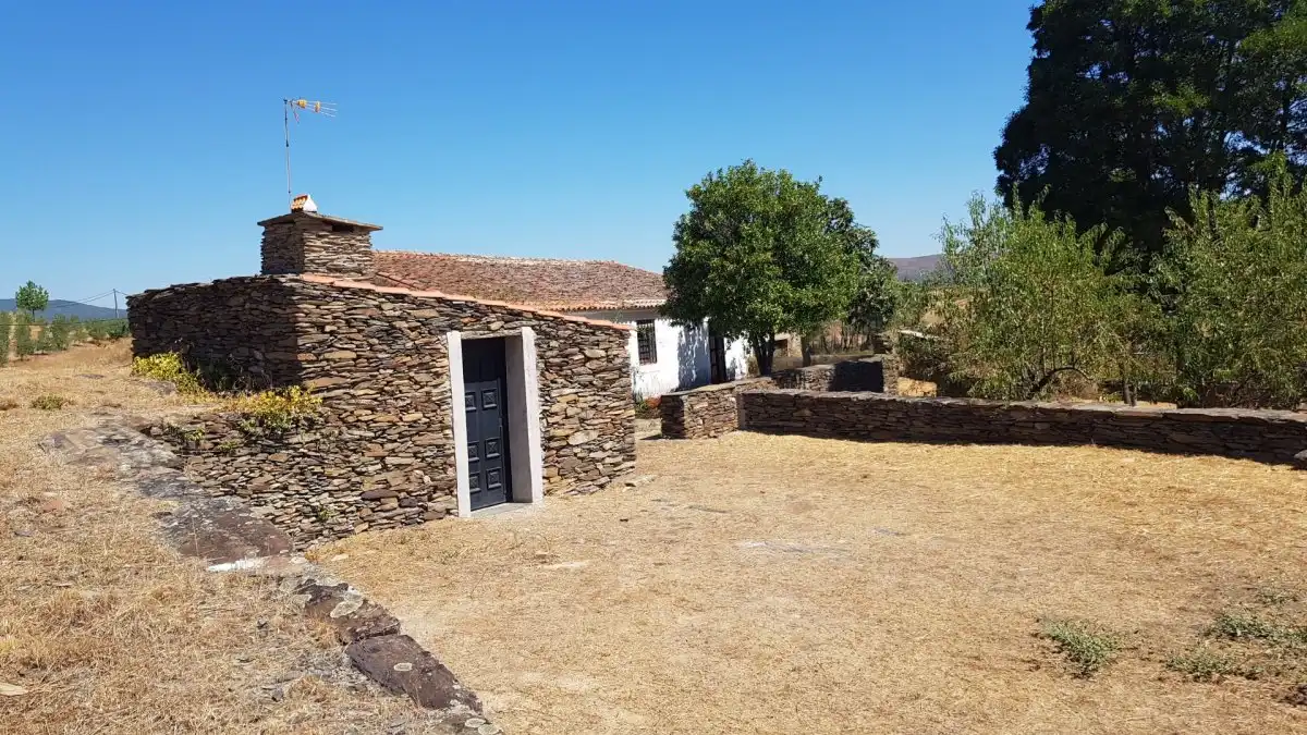 Finca rústica en venta en La Codosera