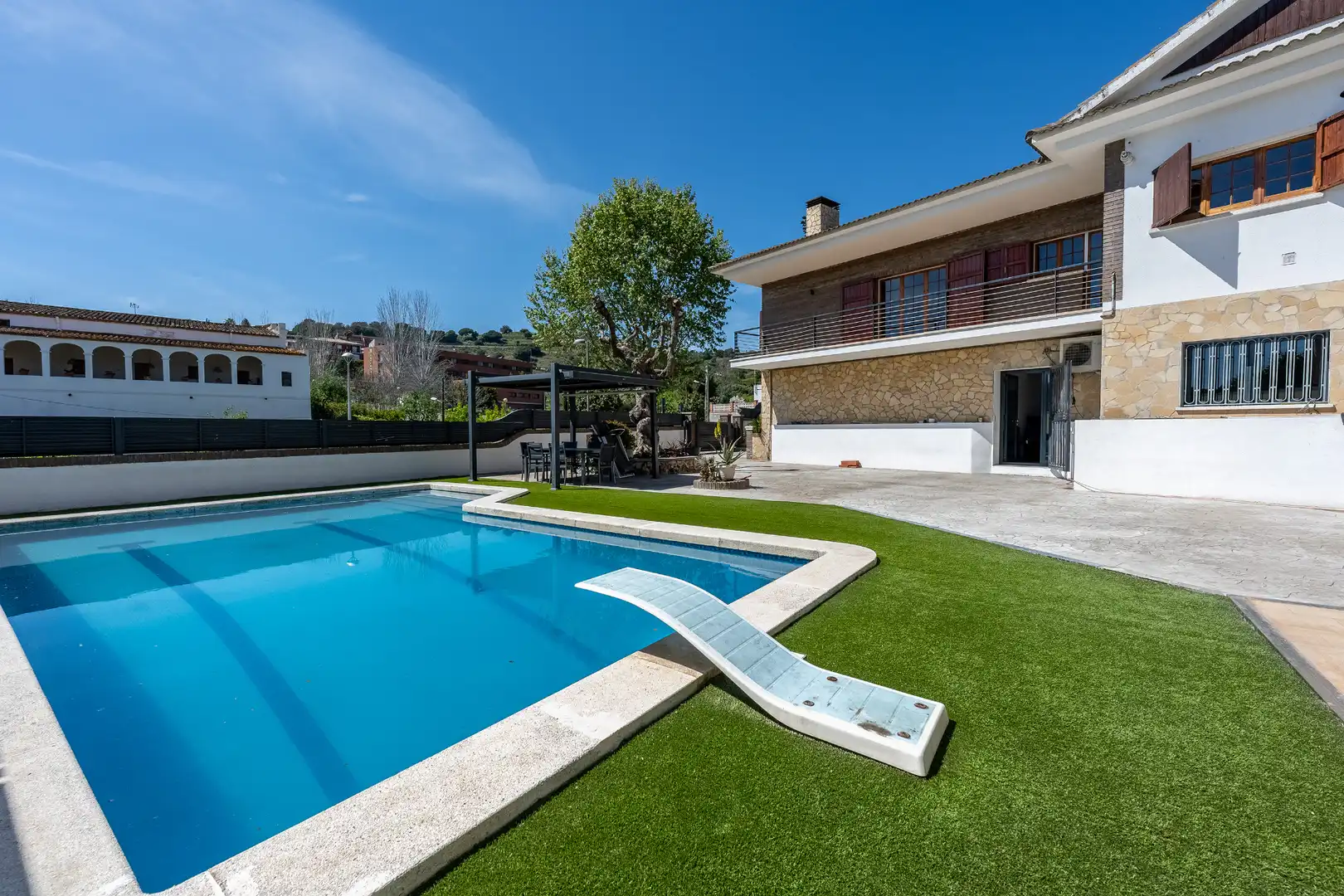 Piscina de Casa o xalet en venda en Tiana amb Aire condicionat, Calefacció i Jardí privat