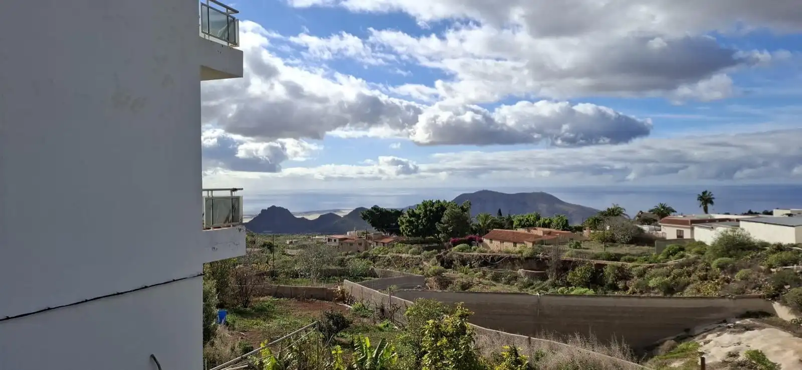 Vista exterior de Casa o xalet en venda en Arona amb Jardí privat i Terrassa