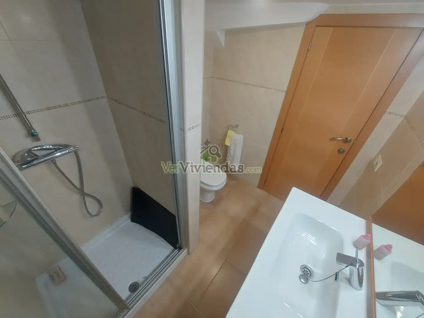 Baño de Casa o chalet en venta en Sant Llorenç d'Hortons con Jardín privado, Terraza y Piscina