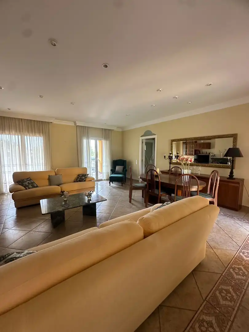 Sala de estar de Casa o chalet en venta en Montornès del Vallès con Aire acondicionado, Calefacción y Jardín privado