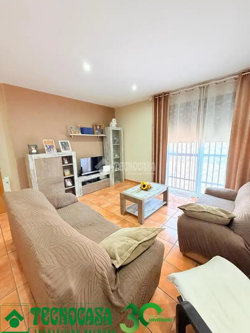 Sala de estar de Casa adosada en venta en Burujón con Aire acondicionado, Calefacción y Terraza