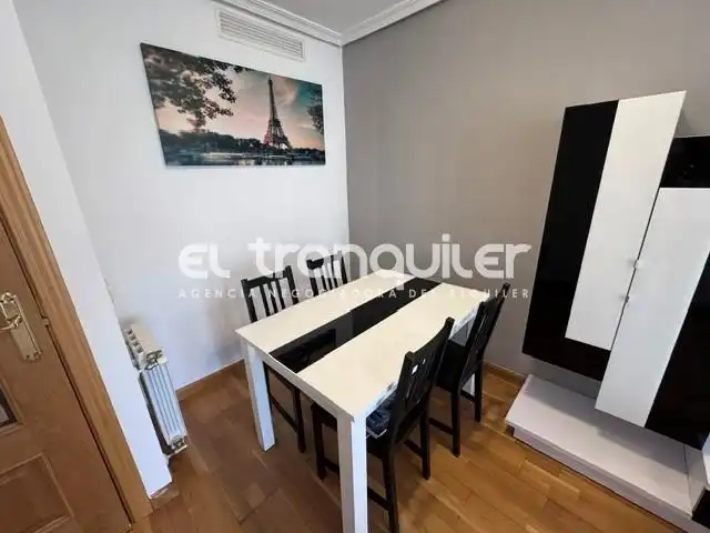 Dining room of Flat for rent in Madrid  with Storage room, Furnished and Washing machine