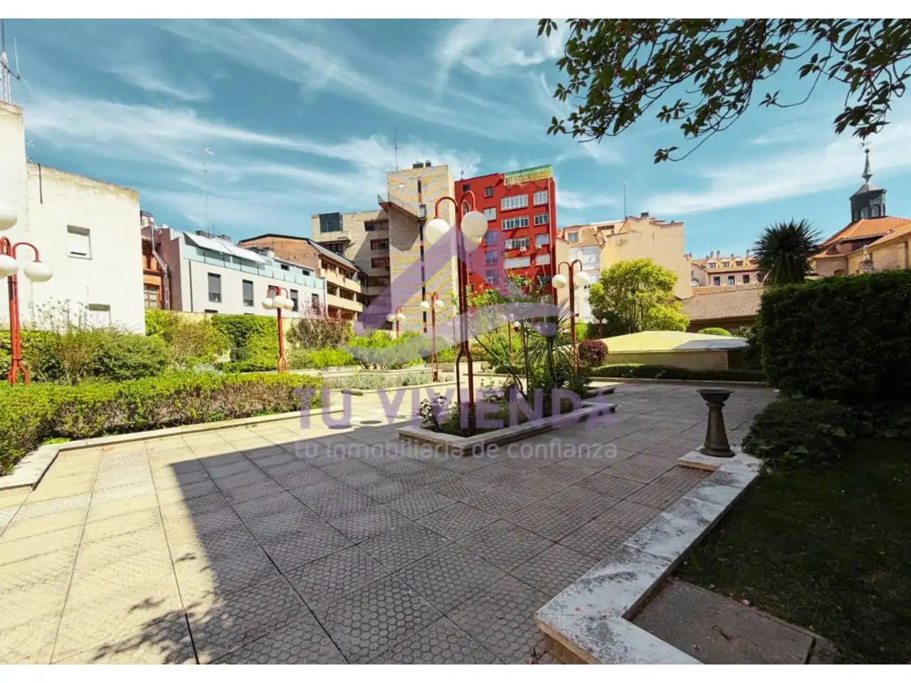 Jardín de Dúplex en venta en Valladolid con Aire acondicionado, Calefacción y Amueblado