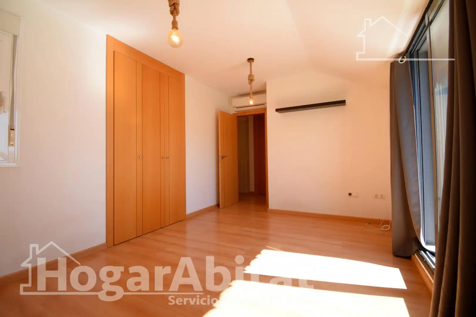 Bedroom of Attic for sale in Pedreguer  with Air Conditioner, Parquet flooring and Terrace