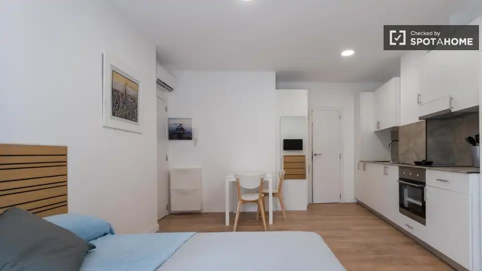 Habitación de Piso de alquiler en Valencia con Aire acondicionado, Calefacción y Amueblado