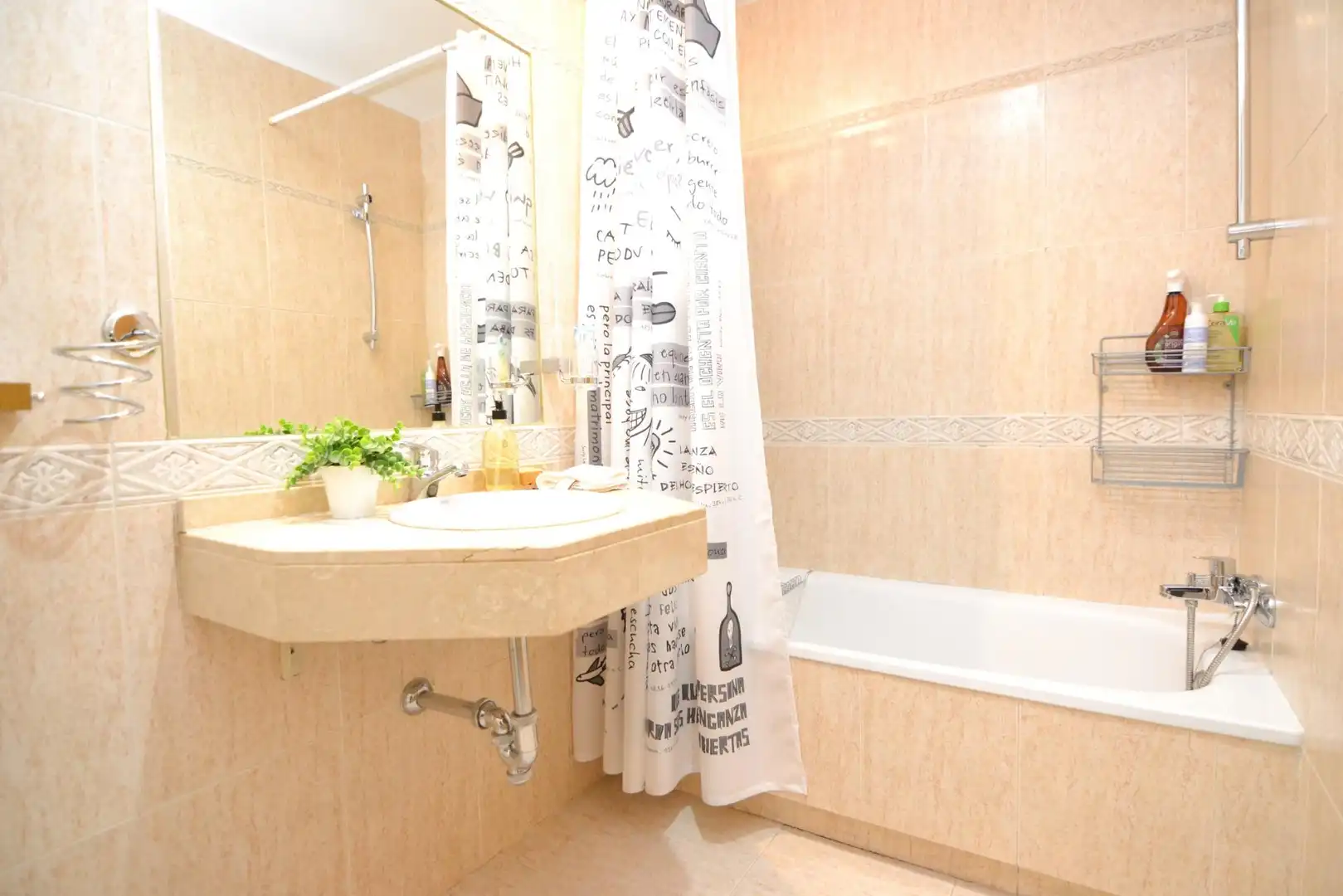 Bathroom of Flat for rent in Villanueva de la Cañada  with Heating and Furnished
