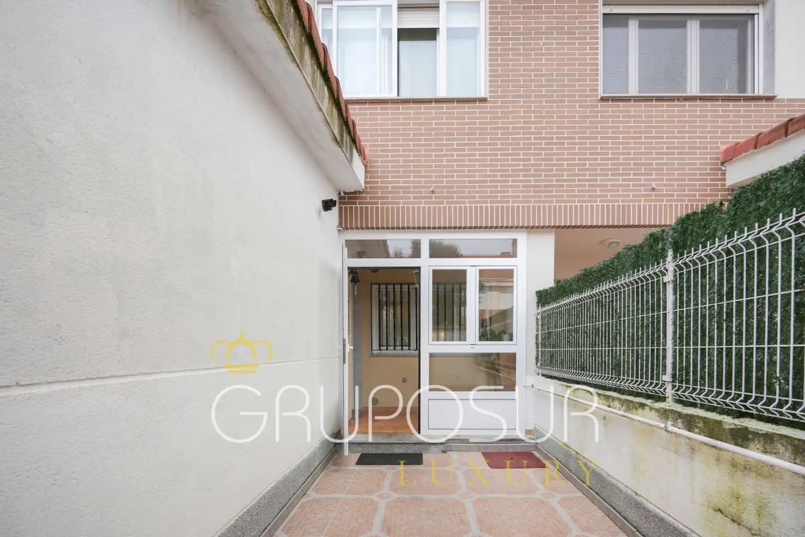 Vista exterior de Casa adosada en venta en Boecillo con Calefacción, Jardín privado y Parquet