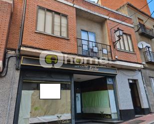 Building for sale in Benavente