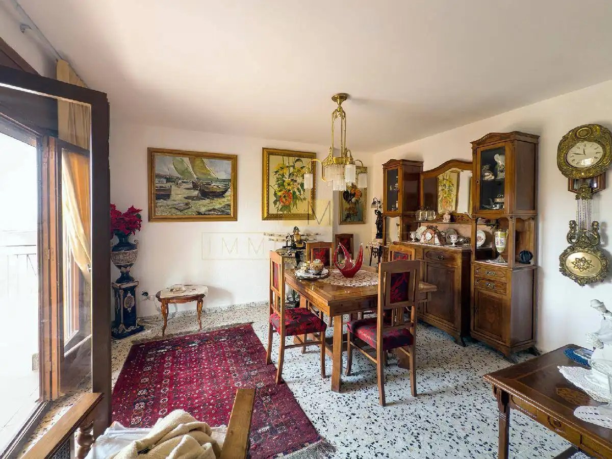 Menjador de Casa o xalet en venda en Vilanova i la Geltrú amb Calefacció, Jardí privat i Terrassa