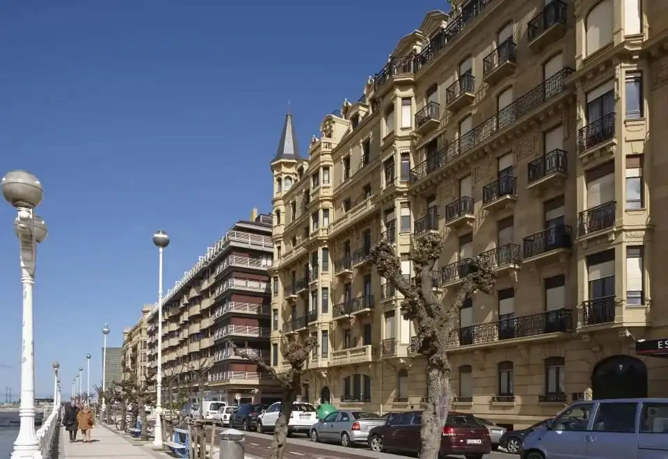 Exterior view of Flat for rent in Donostia - San Sebastián   with Heating, Furnished and Washing machine