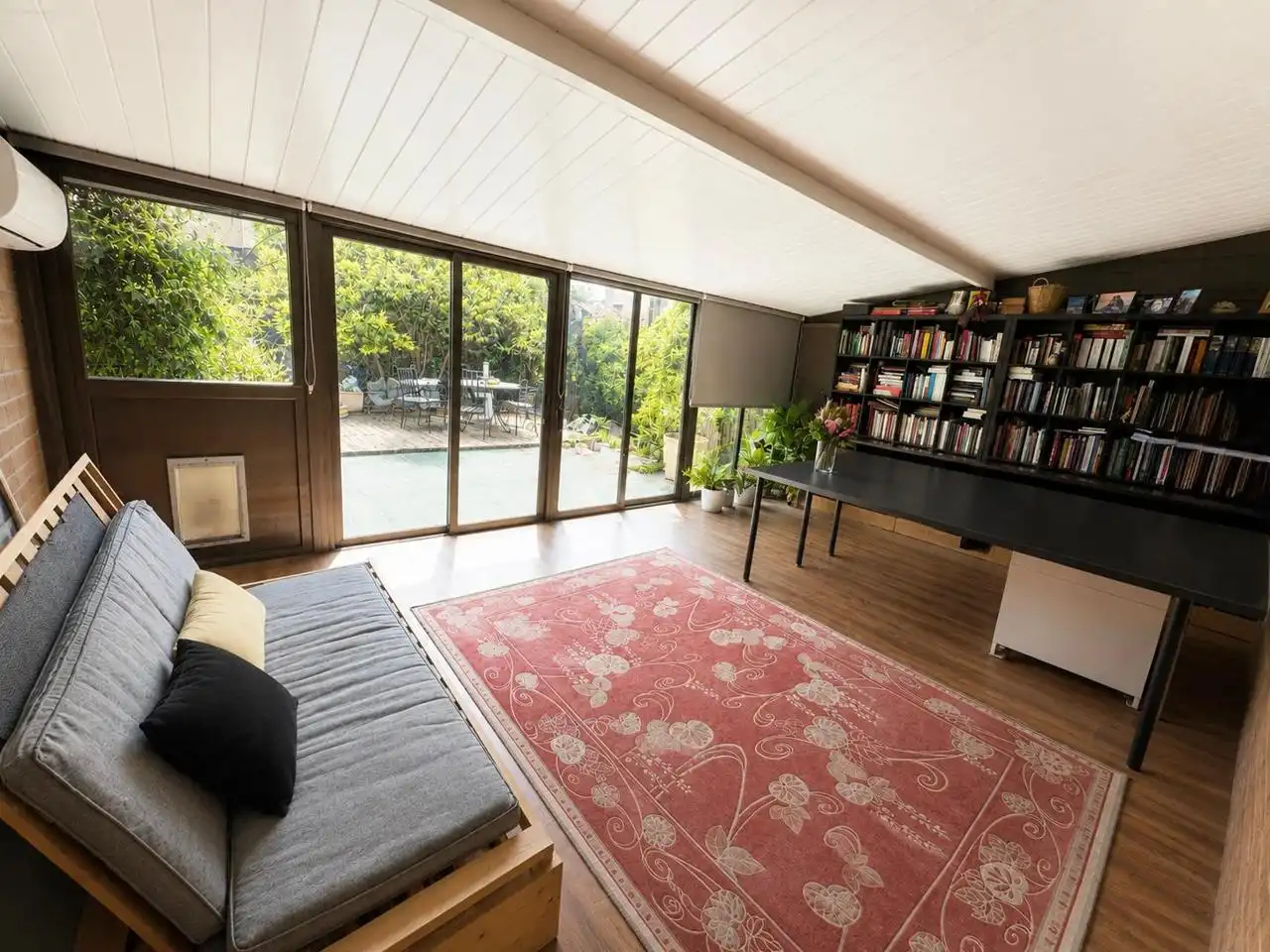 Sala d'estar de Casa o xalet en venda en Zaragoza amb Aire condicionat, Calefacció i Jardí privat