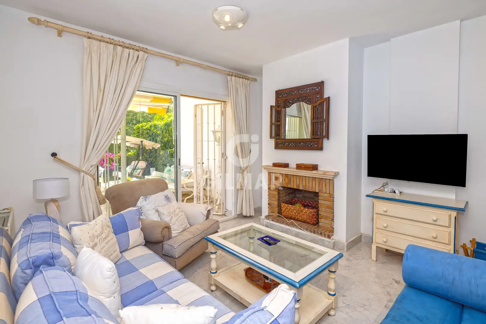 Außenansicht von Wohnungen zum Verkauf in Marbella mit Heizung, Privatgarten und Schwimmbad