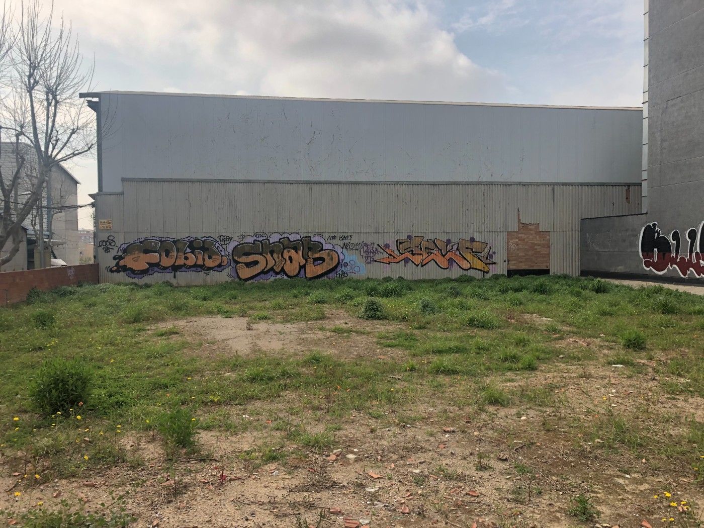 Vista exterior de Terreny industrial en venda en Cornellà de Llobregat