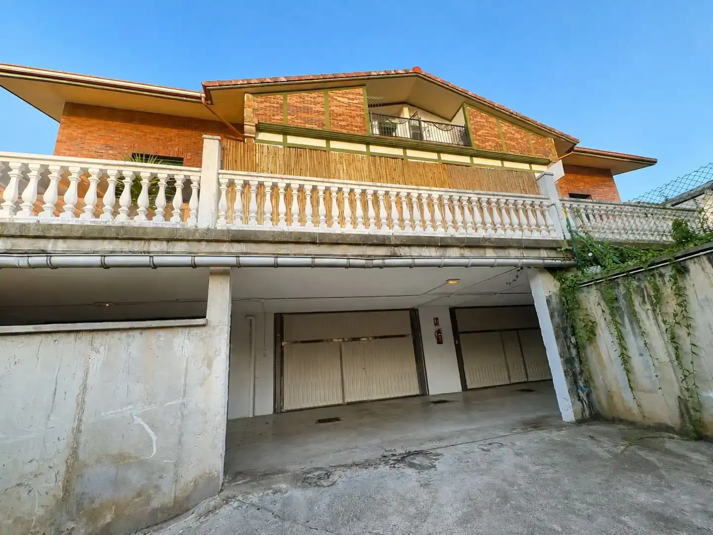 Exterior view of Flat for sale in Andoain  with Air Conditioner and Balcony