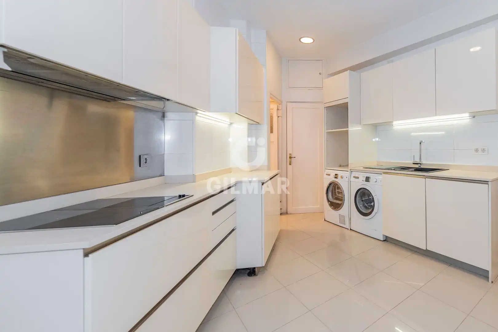 Kitchen of Flat for sale in Madrid  with Heating and Storage room