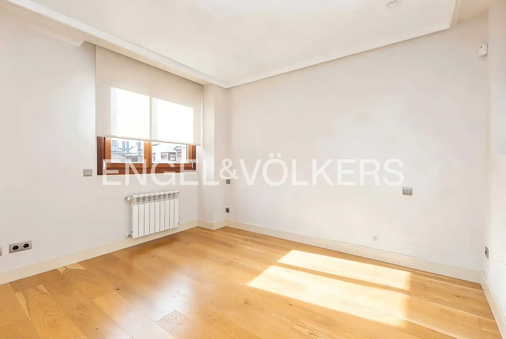 Habitación de Ático de alquiler en Zona Monte El Pilar