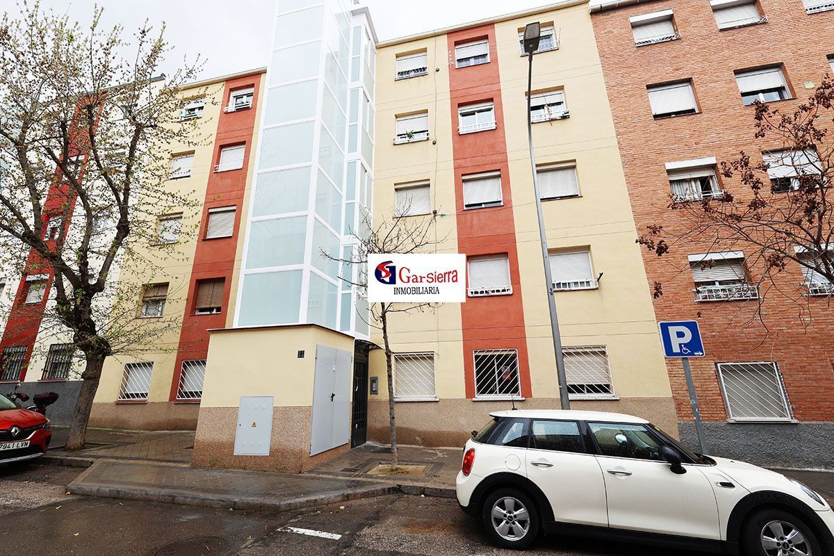 Exterior view of Flat for sale in  Madrid Capital  with Heating and Storage room