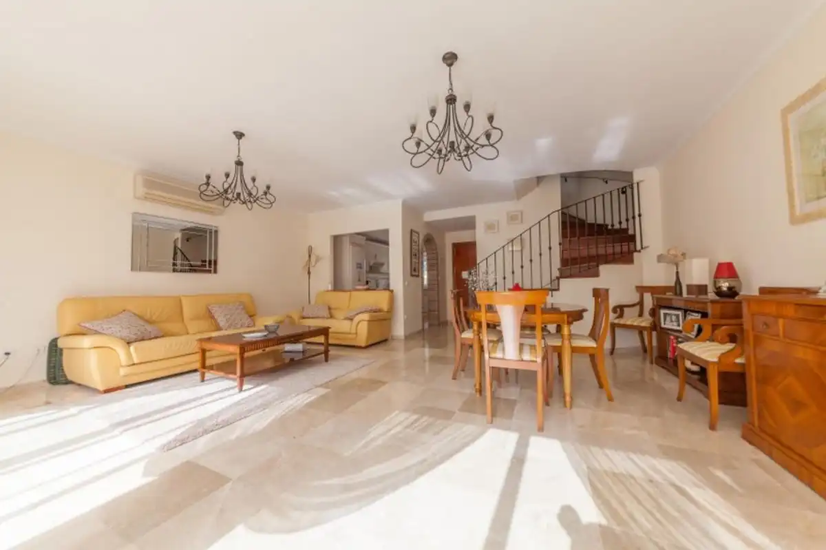 Casa adosada en venta en Casco Antiguo