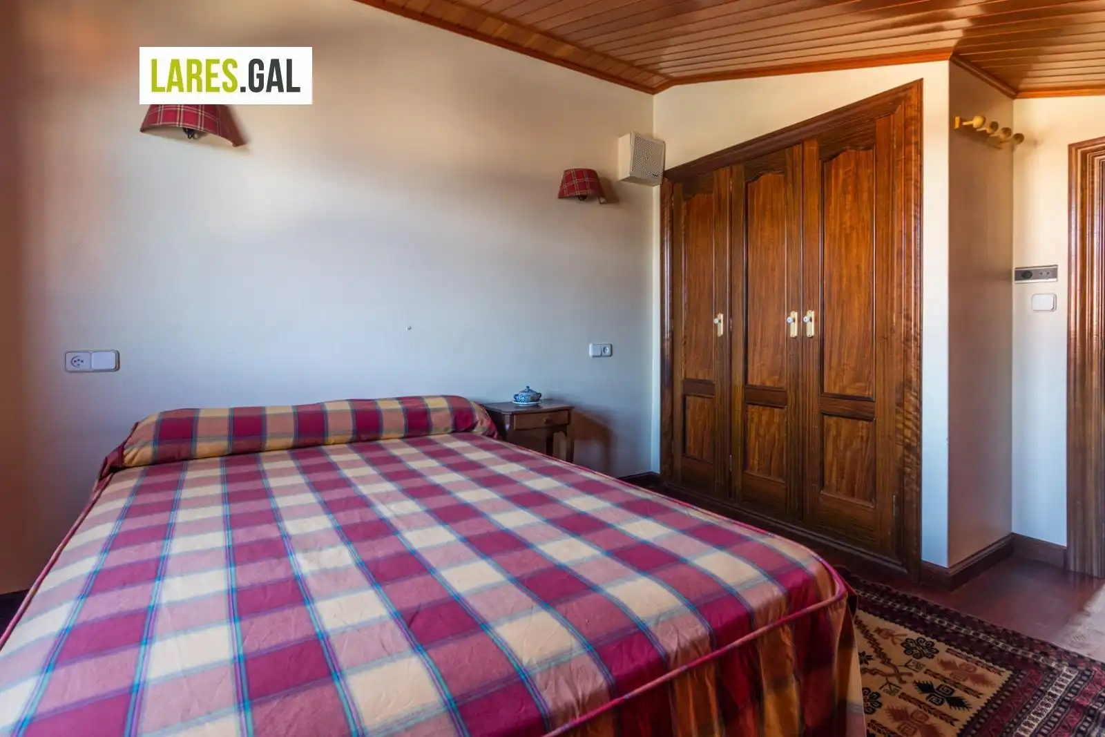 Dormitori de Casa o xalet de lloguer en Moaña amb Calefacció, Terrassa i Moblat