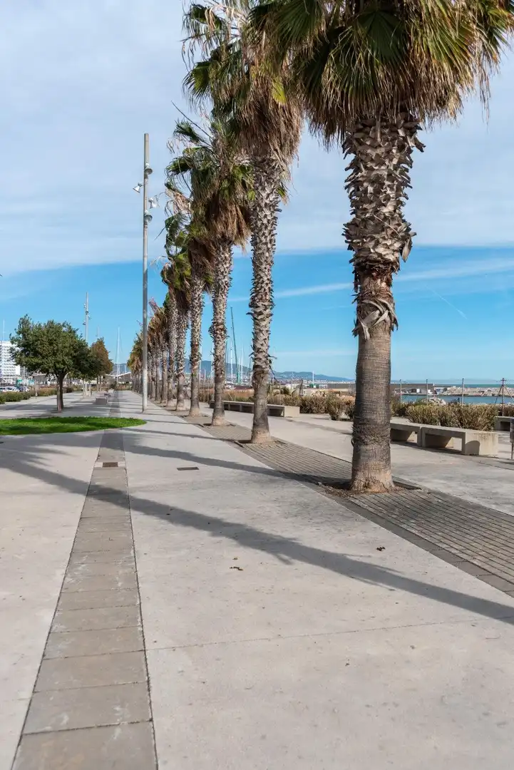 Außenansicht von Wohnung zum Verkauf in Badalona mit Heizung, Parkett und Terrasse