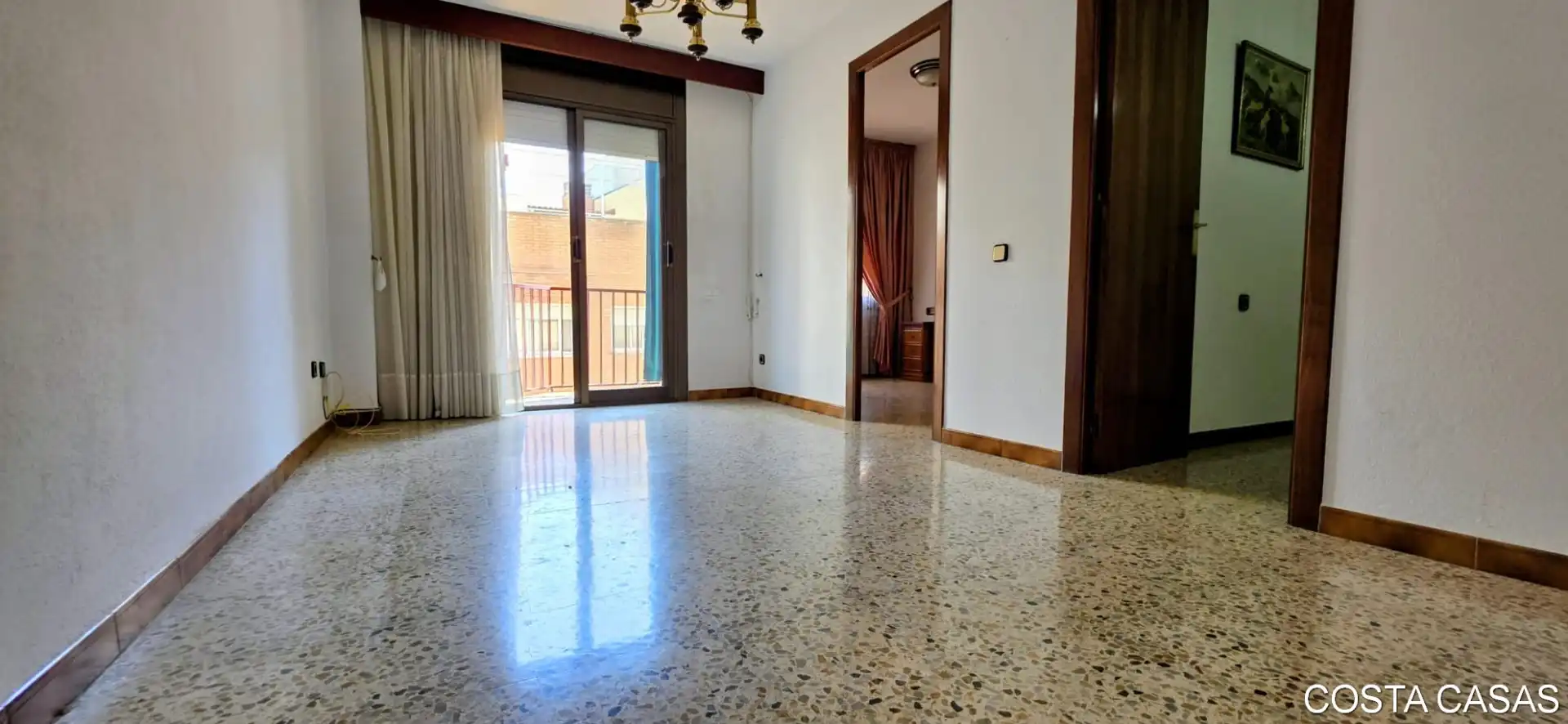 Piso en venta en L'Hospitalet de Llobregat con Balcón