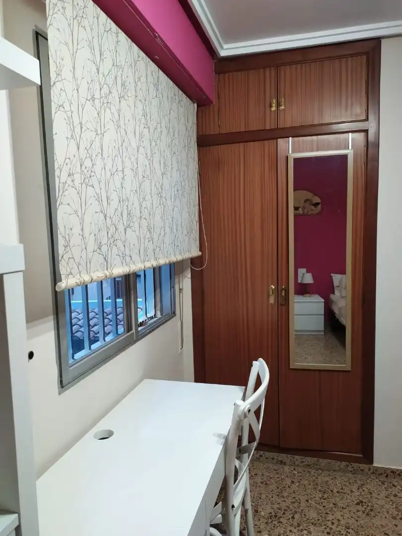 Habitación de Piso para compartir en Valencia con Calefacción, Amueblado y Horno
