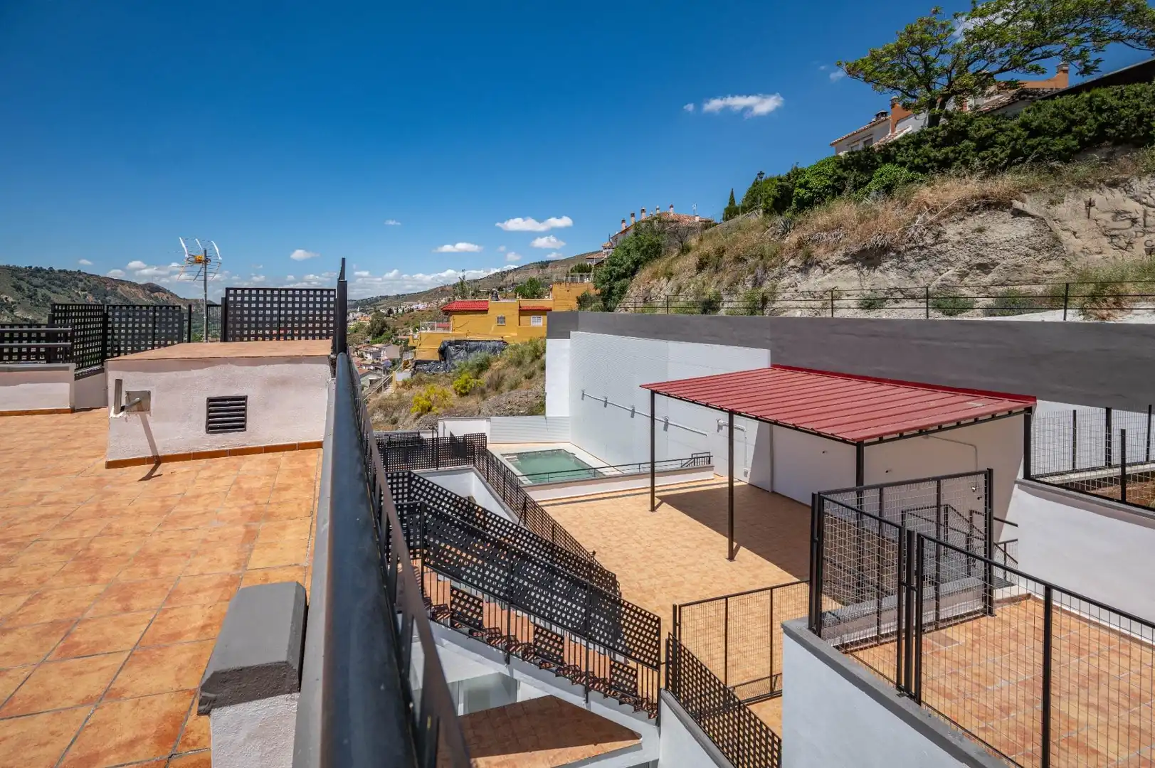 Terrassa de Pis en venda en Cenes de la Vega amb Calefacció, Balcó i Piscina comunitària
