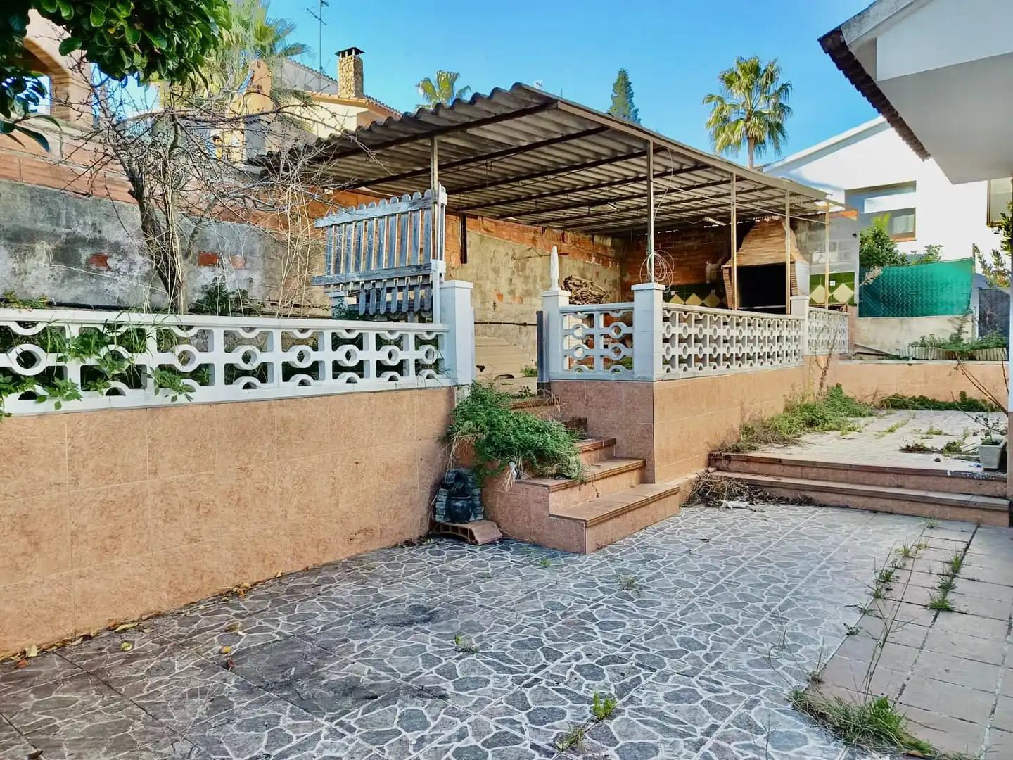 Vista exterior de Casa o xalet en venda en Creixell amb Jardí privat, Terrassa i Balcó