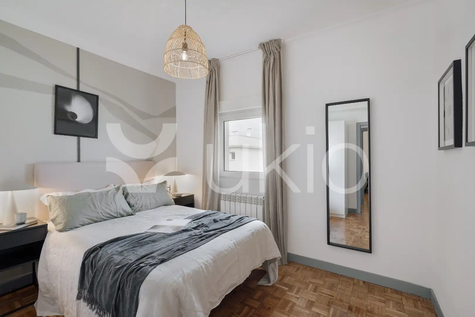 Dormitori de Apartament de lloguer en Madrid amb Aire condicionat, Calefacció i Terrassa
