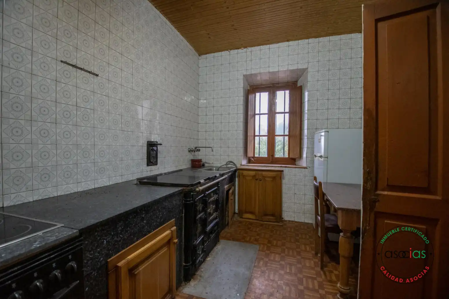 Cuina de Casa o xalet en venda en Cabranes amb Calefacció, Jardí privat i Parquet
