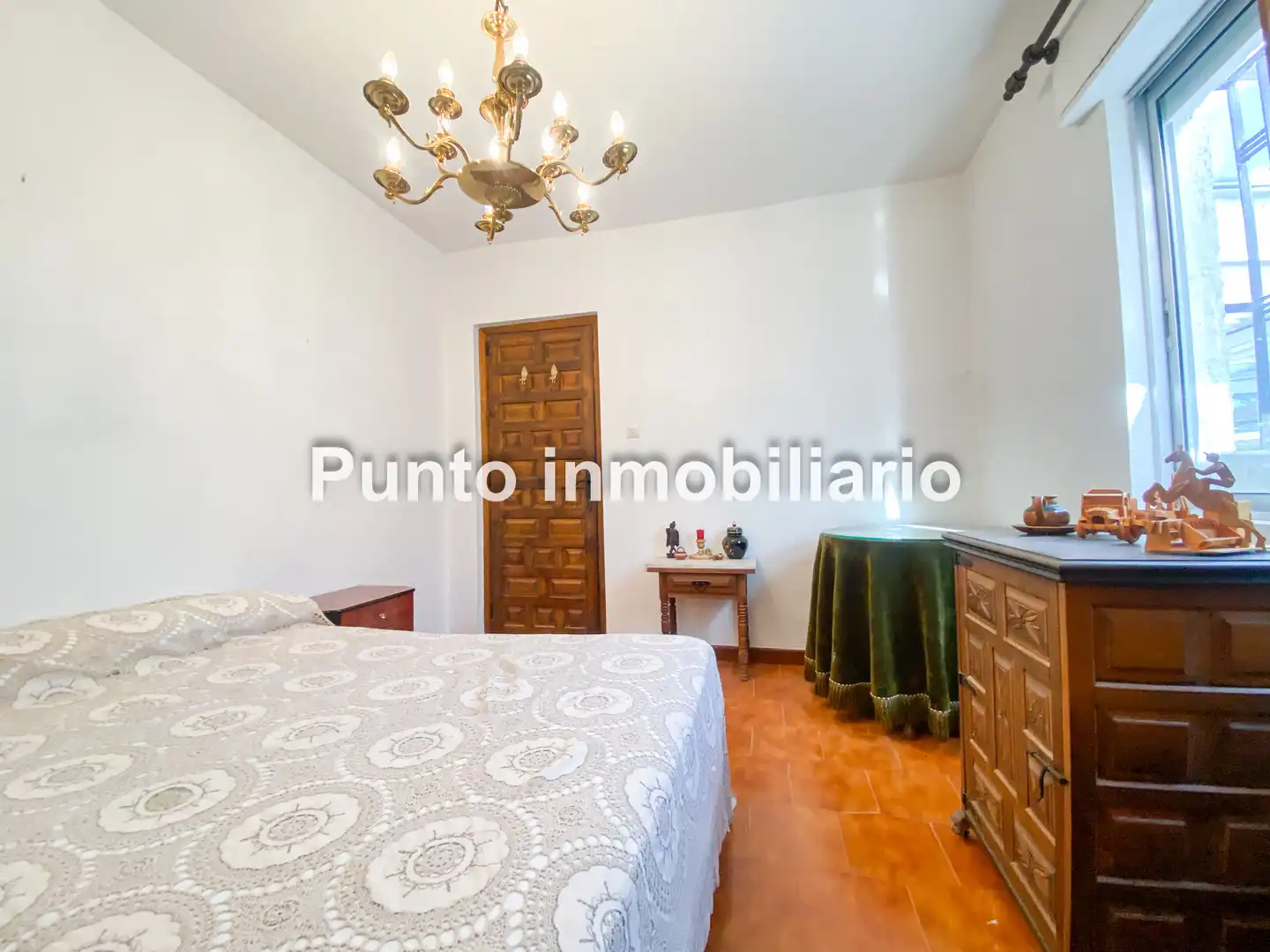 Habitación de Casa adosada en venta en Tudela de Duero con Calefacción, Jardín privado y Terraza