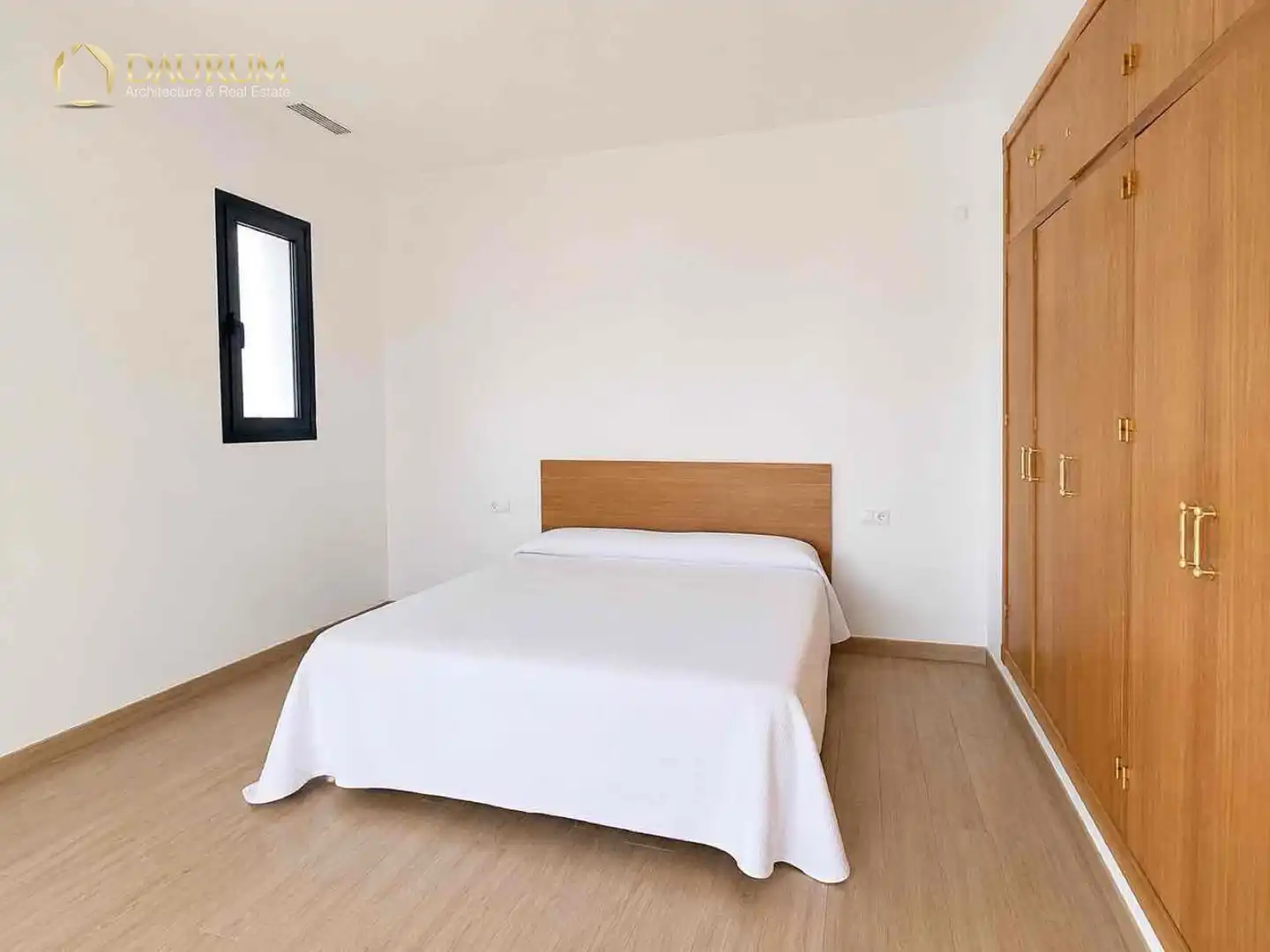 Schlafzimmer von Dachboden zum Verkauf in Sevilla mit Klimaanlage und Terrasse