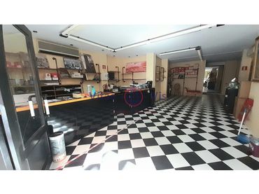Local comercial en venta en Calle General Terrer Leones