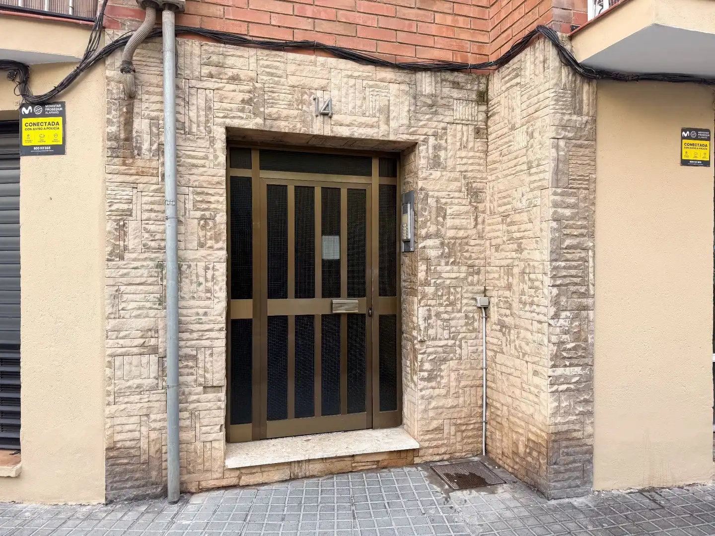 Vista exterior de Local de alquiler en Barcelona