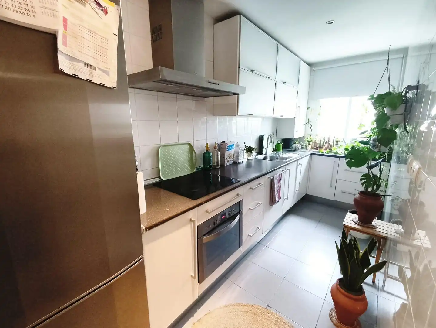 Kitchen of Flat for sale in Sevilla  with Air Conditioner and Storage room