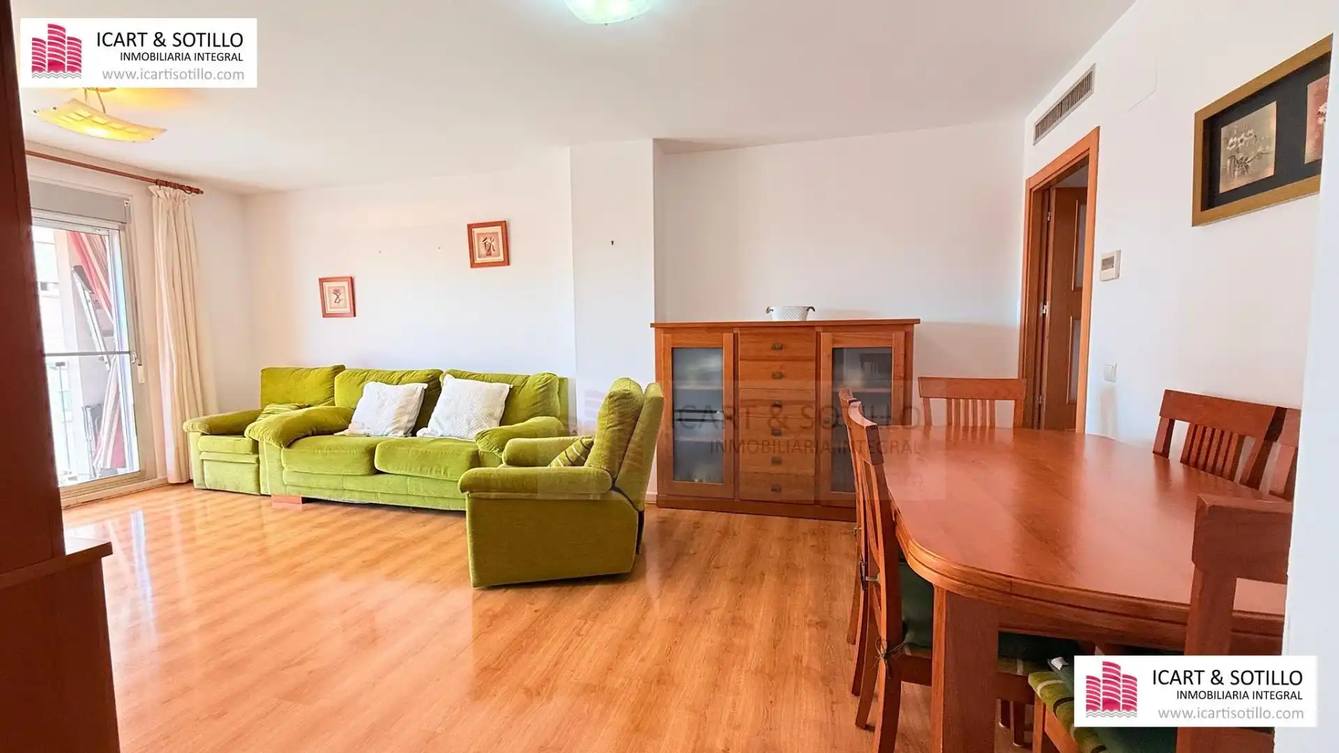Sala d'estar de Pis en venda en Vinaròs amb Aire condicionat, Calefacció i Parquet