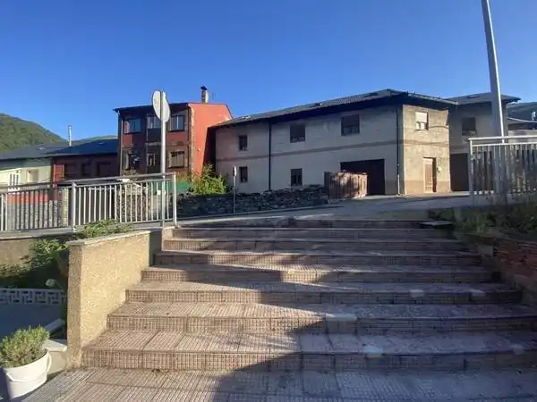Exterior view of Commercial properties for sale in Degaña