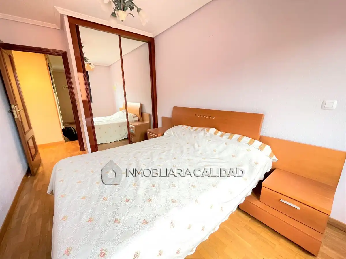 Habitación de Piso de alquiler en Burgos con Calefacción, Trastero y Amueblado