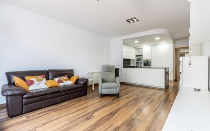 Sala d'estar de Casa adosada en venda en Terrassa amb Aire condicionat, Calefacció i Terrassa