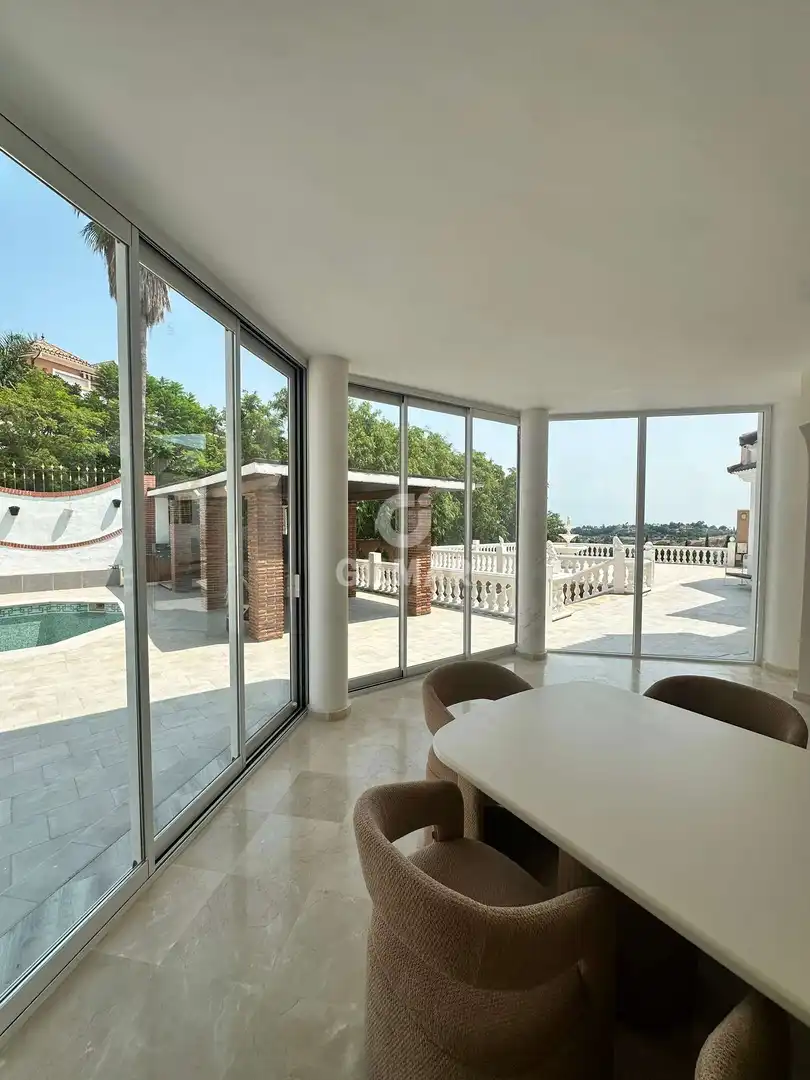 Terrassa de Casa o xalet en venda en Estepona amb Jardí privat i Piscina