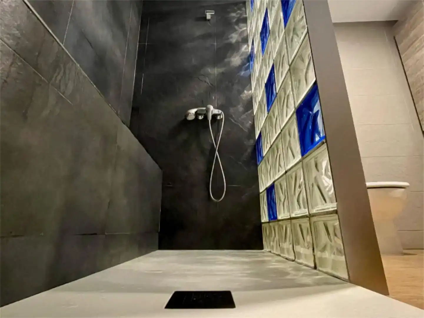 Baño de Casa o chalet en venta en Casas del Castañar con Jardín privado, Trastero y Piscina