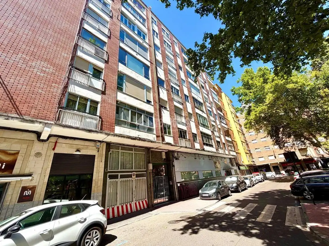 Vista exterior de Piso en venta en Valladolid