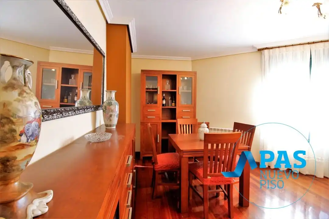 Flat for sale in Calle Justicia, Cuatro Caminos