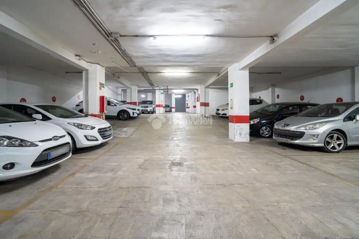 Parkplatz von Wohnung zum Verkauf in Granada