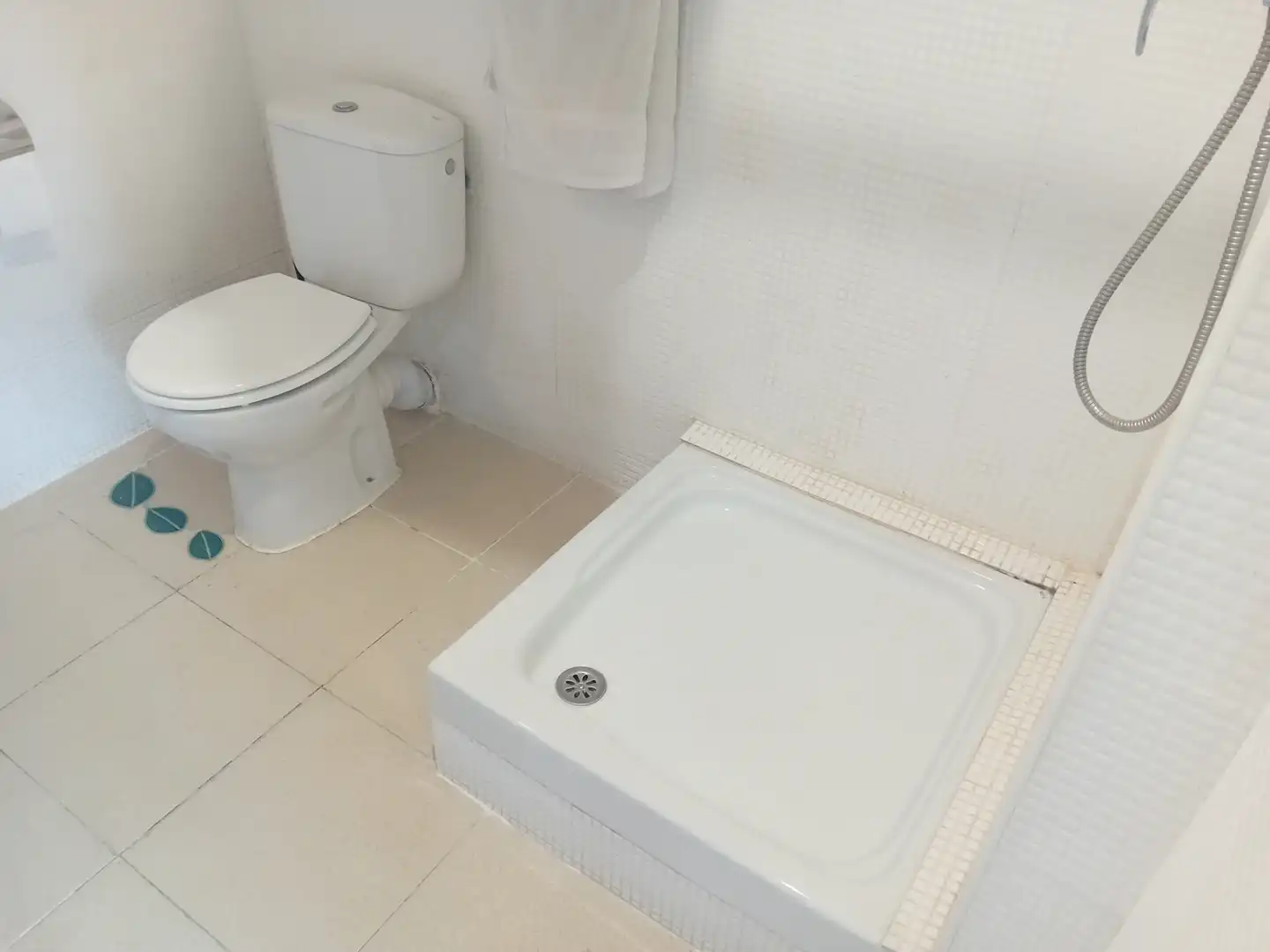 Baño de Piso en venta en Girona con Calefacción, Terraza y Internet